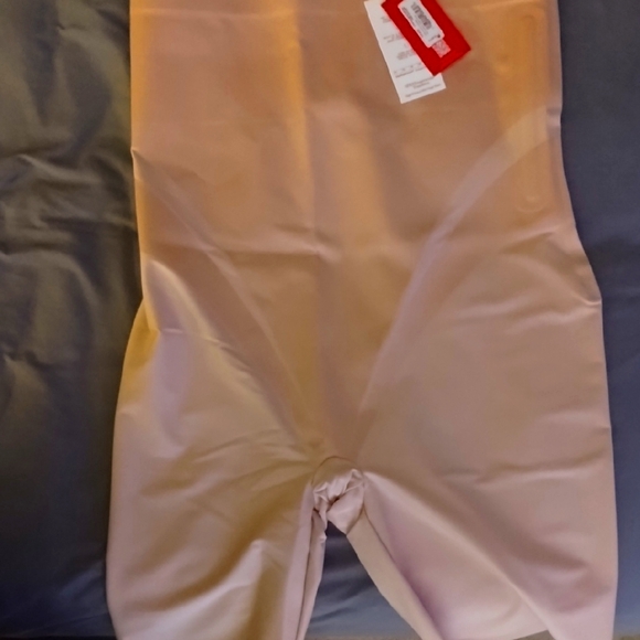 SPANX Supersculpt Shapewear in Beige and Red - Picture 1 of 3